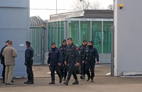 V nekdanjem centru za tujce v Gradišču ob Soči naj bi se 
dogajale nepravilnosti.
