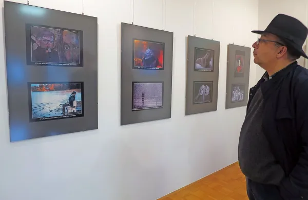 Fotografi o maskah in ljudeh