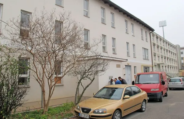 Prostori za ambulanto pro bono na Bidovčevi ulici so pripravljeni, ekipa tudi, le z ministrstva 
še  ni prispelo nestrpno pričakovano dovoljenje. 