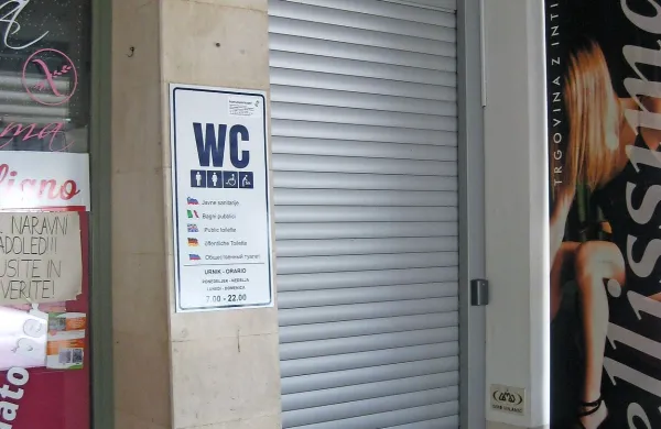 Javna stranišča na  tržnici so zaprta že več kot dva meseca.