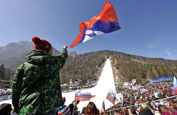 Uspehi Petra Prevca in drugih slovenskih smučarskih skakalcev so v Sloveniji povzročili pravo evforijo, kar dokazuje 
tudi nakup vstopnic za finale svetovnega pokala.