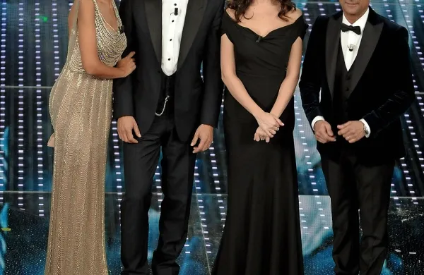 Madalina Ghenea,  Gabriel Garko, Virginia Raffaele in Carlo 
Conti (z leve) 