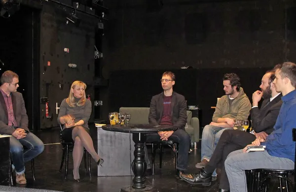 O Ivanu Cankarju in njegovi dramatiki ter  o tem, kako ga dojemamo, so na okrogli mizi v SNG Nova Gorica spregovorili (z leve):  
Rok Andres,  Katja Mihurko Poniž, Luka Lisjak Gabrijelčič, Matija Rupel, Miha Nemec in Nejc Rožman.     