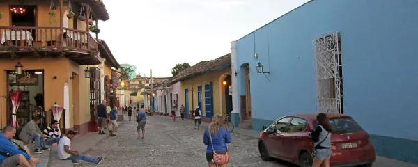 Trinidad oblegajo turisti z vsega sveta.
