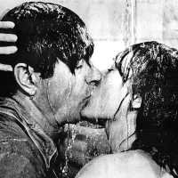 Neizbežen  poljub:  Julie Andrews in Rock Hudson v flmu 
Draga Lili, 1970. 