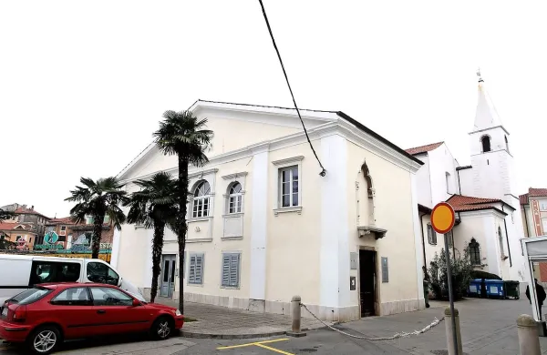  V palači na Verdijevi 1 opravljajo še  arheološke  raziskave. Ko 
bodo končali, naj bi jo obnovili. Pri tem se nadejajo evropskega denarja. 
