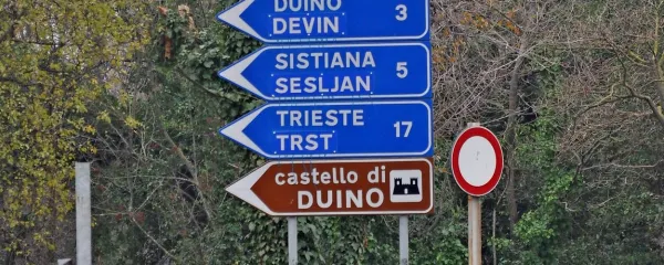 Po sprejetju zaščitnega zakona se je močno okrepila vidna 
dvojezičnost v Furlaniji Julijski krajini.