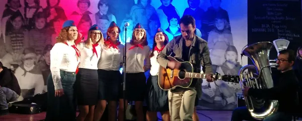 V ambient Pionirčka so se stilsko podali tudi Rudi Bučar in Frčafele.