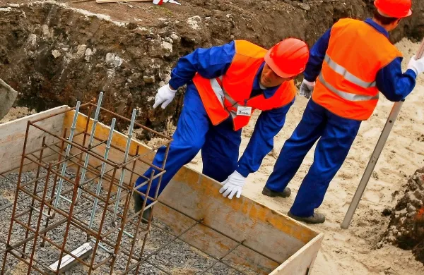 Primorski gradbinec se zagovarja zaradi neplačanih računov 
za opravljena  dela v Nemčiji (fotografija je simbolična).