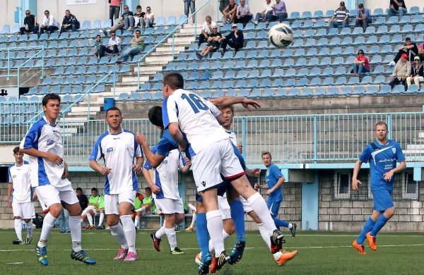 Dekanski nogometaši so se v jeseni v lepi luči predstavili tudi 
na izolskem stadionu.