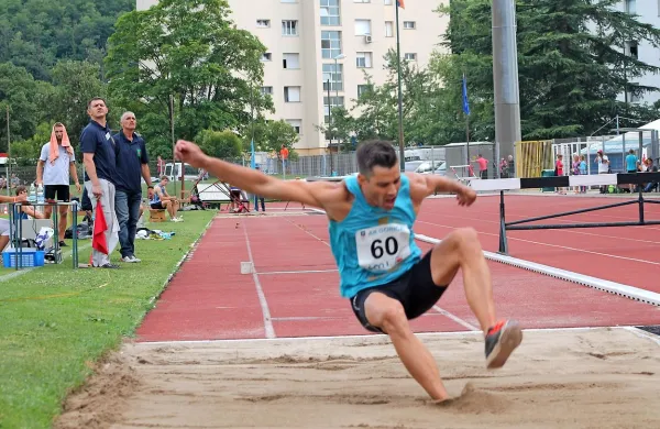 Andrej Batagelj (Gorica) je osvojil že šestnajsto zlato odličje 
na DP v troskoku. 