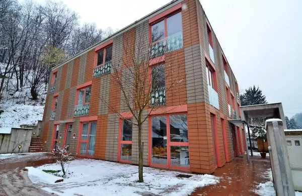 Hiša Ljubhospic s paliativno oskrbo neozdravljivo bolnim 
ostaja v isti zgradbi kot prej ta dejavnost hospica. 