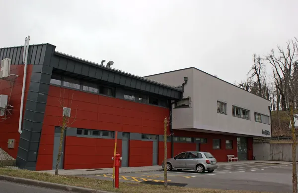 Imenovanje novega direktorja VDC Postojna, ki ima prostore 
nad kegljiščem, ne bo lahka naloga,  saj noben kandidat nima 
enotne podpore.  
