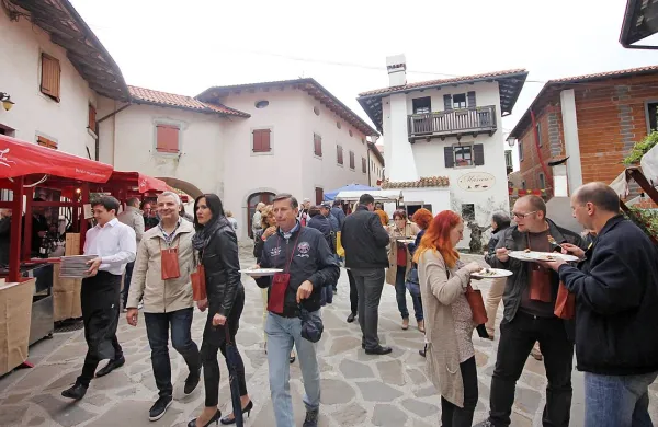 Med finalisti za nagrado Zlati kamen sta tudi občini Brda in 
Nova Gorica. 