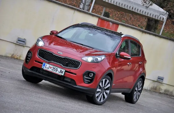 Kia sportage je dobila sodobnejši prednji del in več tehnologije v notranjosti.