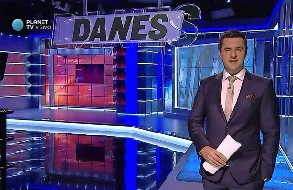 Voditelj informativne oddaje Danes na Planet TV Mirko Mayer 
se po štirih letih in pol ločuje od žene Tjaše, s katero ima dva 
otroka.