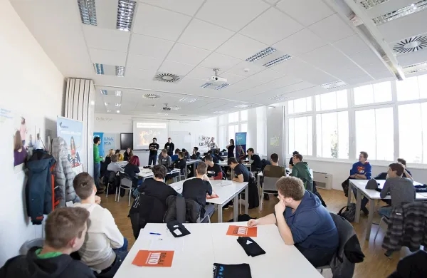 Novogori&scaron;ki dijaki so se pomerili v startup podjetni&scaron;kih vodah