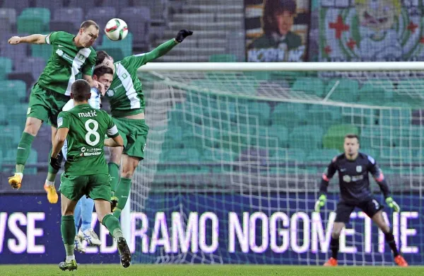 V prestopnem roku se je največ prometa zavrtelo pri ljubljanski Olimpiji, približno devet 
milijonov evrov.