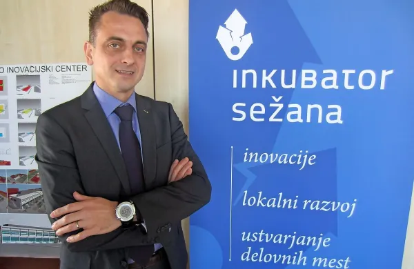 Denis Čermelj ocenjuje, da je sežanski Inkubator zelo zdravo podjetje, “za kar gre seveda zahvala prejšnjemu 
direktorju Stojanu Gorupu in njegovi ekipi. Vesel sem, da sem del te pozitivne poslovne zgodbe.”