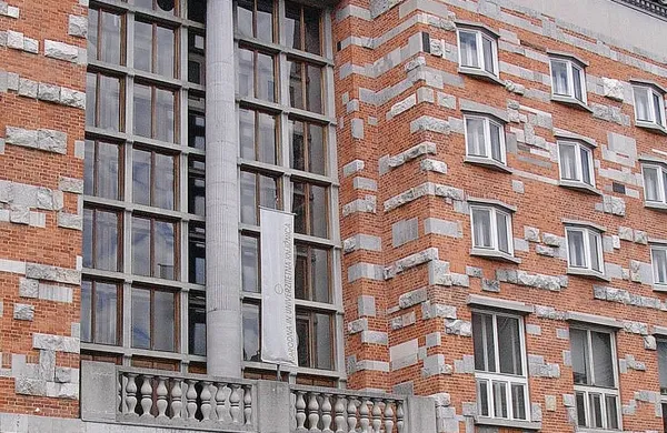 Plečnikov stol so na dražbi prodali za 40.740 evrov. 