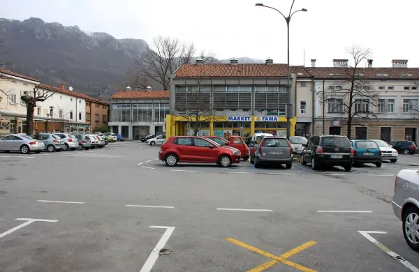 Lavričev trg bo po mnenju župana v nekaj letih osrednji 
prostor druženja in srečevanja, ne pa parkirišče. 