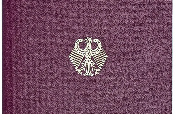 Nemčija se je uvrstila na prvo mesto na lestvici držav z 
najboljšimi potnimi listi, glede na to koliko držav je mogoče z 
njimi obiskati brez vizuma.