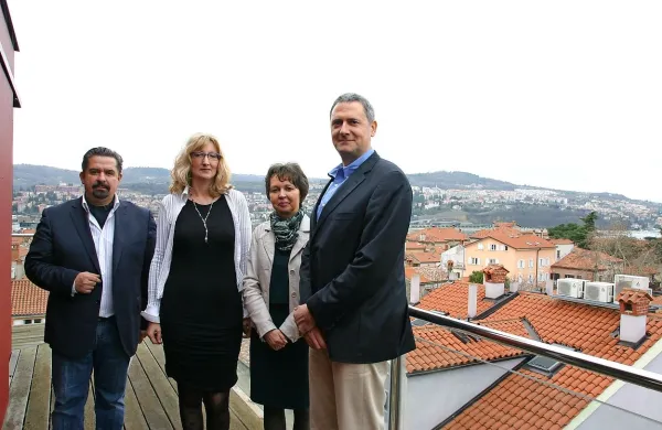 Novi redni profesorji na FHŠ: Egon Pelikan, Vesna Mikolič, 
Irena Lazar in Krištof Jacek Kozak (z leve). 