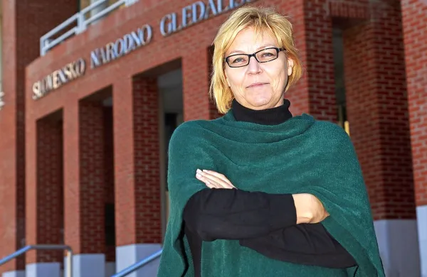 Sindikat Glosa v odprtem pismu v.d. direktorici Slovenskega 
narodnega gledališča  Nova Gorica Nedi Rusjan Bric (na 
fotografiji) očita številne nepravilnosti.