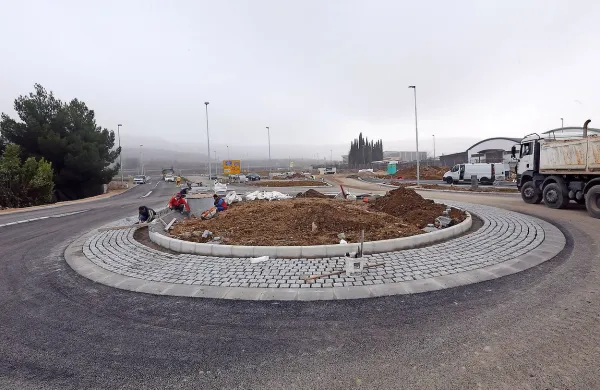 Novo krožišče pri izolski Komunali bodo odprli jutri ob 12. 
uri.