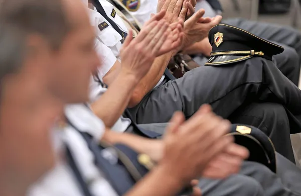 Policija in vojska nabavljata nove uniforme.