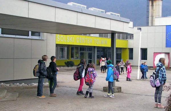 S 192.000 evri bodo del kletnih prostorov šolskega centra   
preuredili v dodatne učilnice in tudi v  ostalem delu stavbe 
načrtujejo nekaj sprememb. 