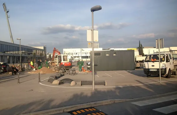 Ob stadionu odslej javne sanitarije