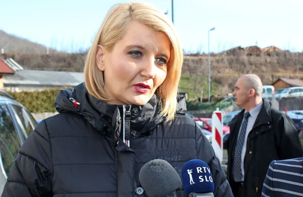 Ministrica za notranje zadeve Vesna Györkös Žnidar