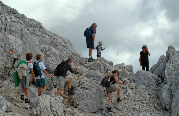Kaninsko pogorje ponuja možnost za preplet čezmejnih poti 
in velik turistični obisk, če bi poleti delovali naša in italijanska 
žičnica. 