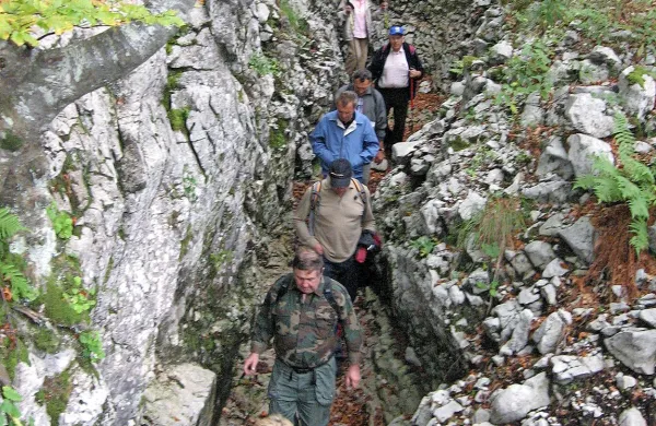 Muzej v naravi Poti miru v Zaprikraju nad  Drežnico letno 
obišče na stotine turistov. 