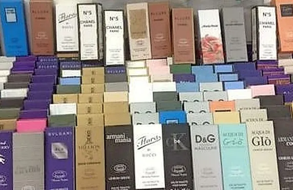 Ponarejeni parfumi so vredni več kot 130.000 evrov.