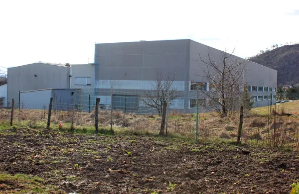 Okoliški prebivalci odločno nasprotujejo, da bi podjetje 
SiTOR lahko svoje proizvodne prostore razširilo še bližje 
hišam, pa čeprav je na tem območju že lastnik stavbnih 
zemljišč. 

 

