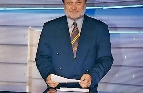 V 64. letu je umrl dolgoletni urednik Odmevov, urednik 
notranjepolitične redakcije na Televiziji Slovenija, nekdanji 
dopisnik in direktor mariborskega radia Vlado Krejač.