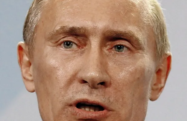 Vladimir Putin je v ponedeljek izrazil upanje, da bo umik 
ruskih sil spodbuda za politično rešitev sirskega konflikta.