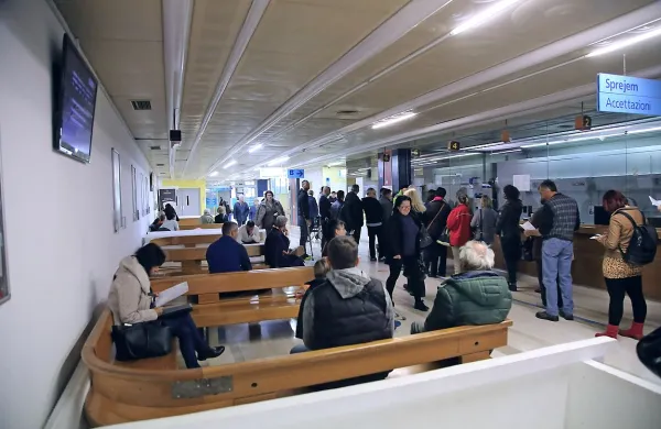 V Splošni bolnišnici Izola so obiski spet dovoljeni, razen na 
pediatriji.