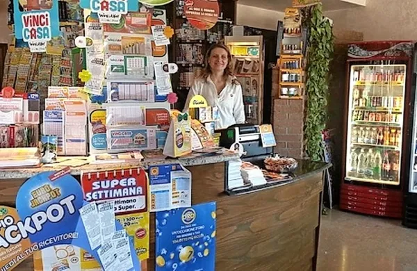 V soboto je v lokalu Bar G na Fernetičih 45-letni Slovenec 
vplačal SuperEnalotto.