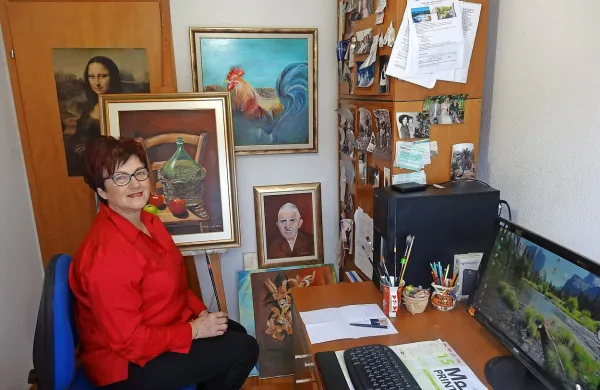Vanda Colja največ prostega časa preživi v domačem ateljeju, kjer najpogosteje slika ponoči. 