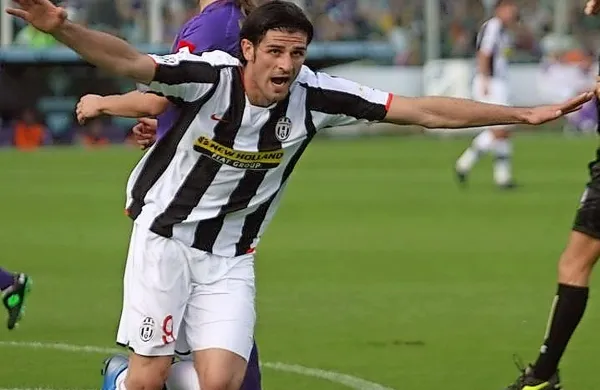 Na zatožni klopi bo tudi nekdanji svetovni prvak z italijansko 
nogometno reprezentanco iz leta 2006 Vincenzo Iaquinta.

