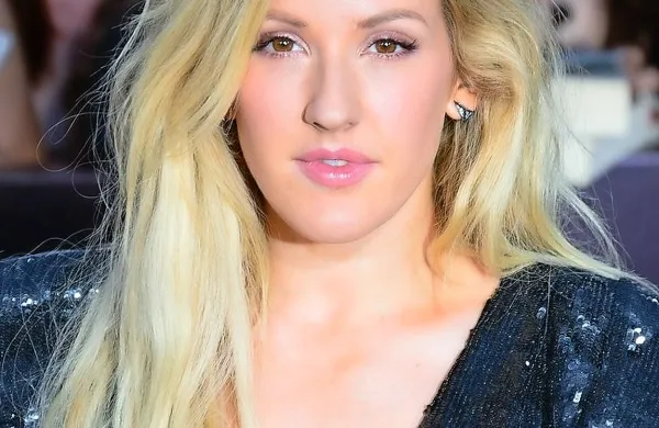 Največkrat predvajana skladba na slovenskih radijskih programih v letu 2015 je po podatkih IPF Love Me Like You Do 
angleške pevke Ellie Goulding, ki je poznana iz filma 50 
odtenkov sive.