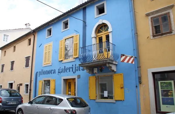 V galeriji bodo letos obeležili 120. obletnico  rojstva Vena 
Pilona.  