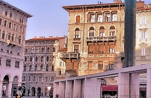 Trg Goldoni v Trstu