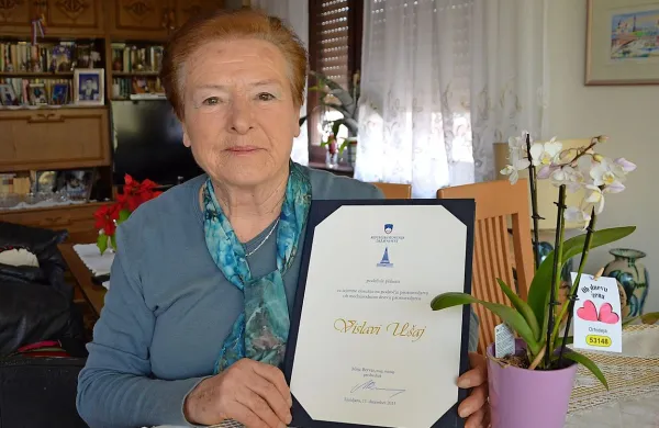 Vislava Ušaj je ponosna na plaketo državnega sveta za 
najzaslužnejšo prostovoljko 2015. 