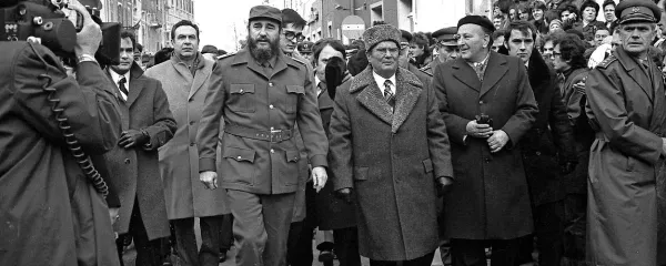 Fidel Castro je prijateljeval s kolegi voditelji socialističnih 
držav, v Kopru ga je sredi sedemdesetih let prejšnjega 
stoletja sprejel jugoslovanski predsednik Josip Broz Tito.