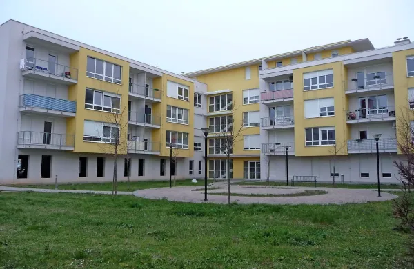 V Resju je 74 stanovanj, večina je prodanih in naseljenih, 
zadnjih 33  bo naprodaj v četrtek.