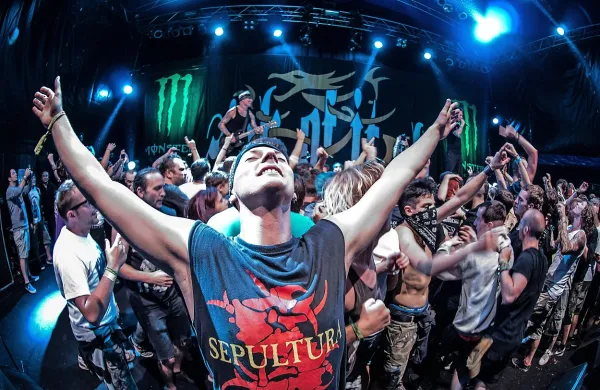 Organizatorji dveh največjih festivalov Metaldays in Punk 
Rock Holiday so zatrdili, da selitve drugam ne načrtujejo.